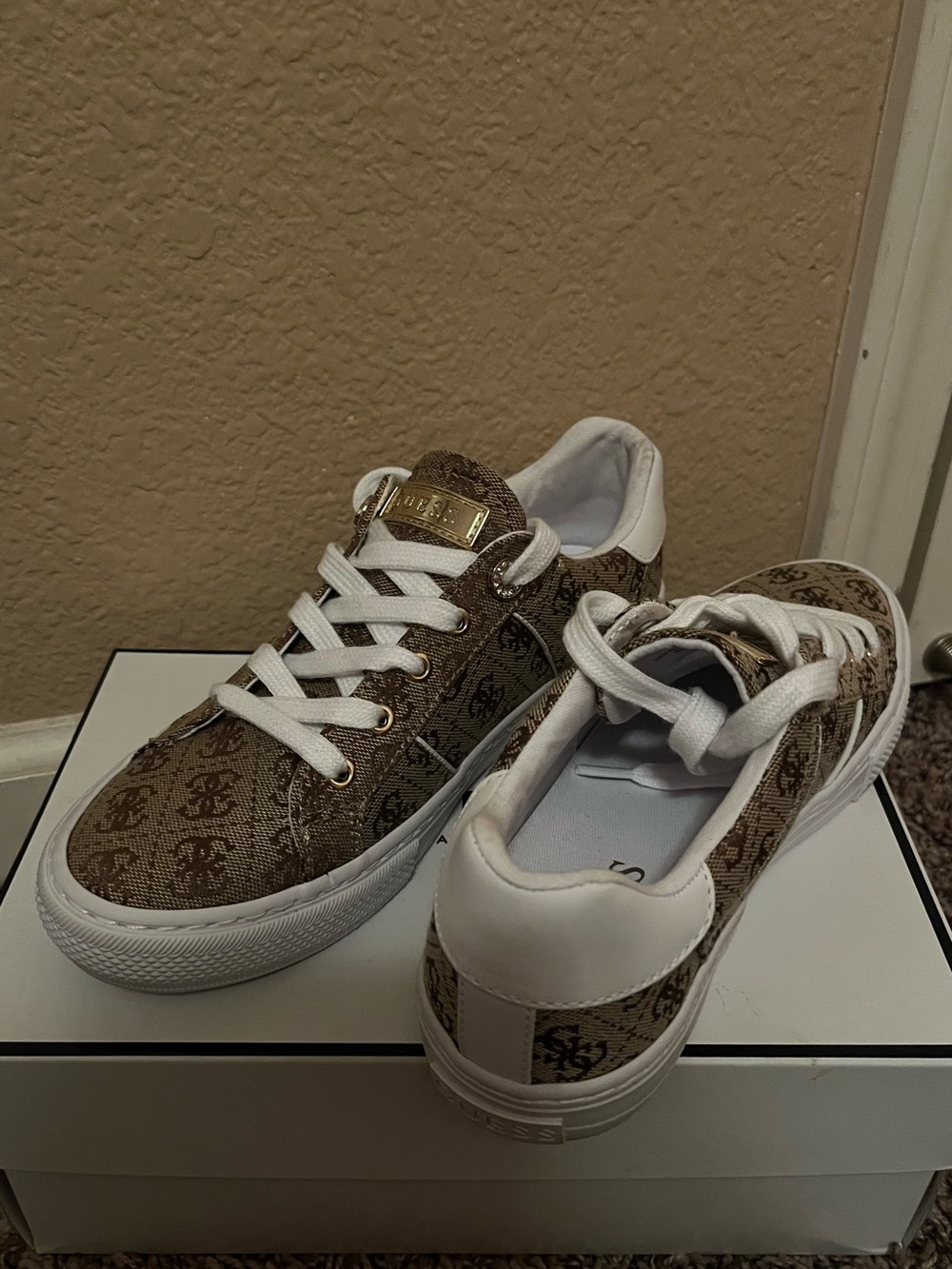 GUESS Brown & Gold sneakers